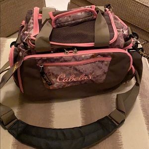 Cabela’s camo gear bag pink